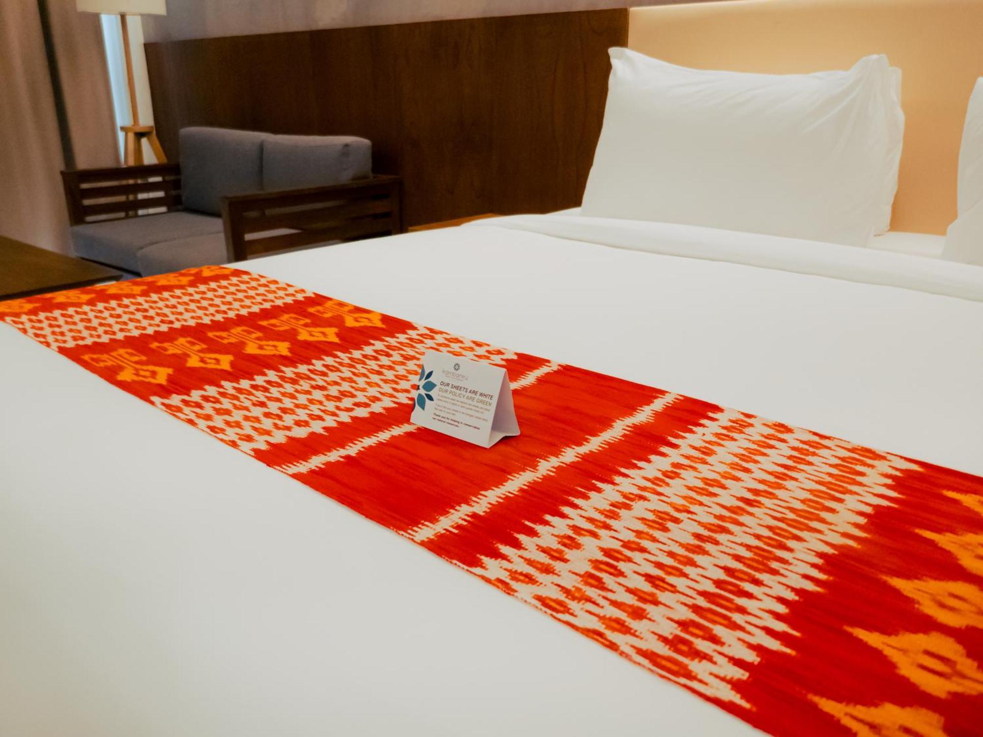 Kambaniru Beach Hotel And Resort Waingapu Luaran gambar